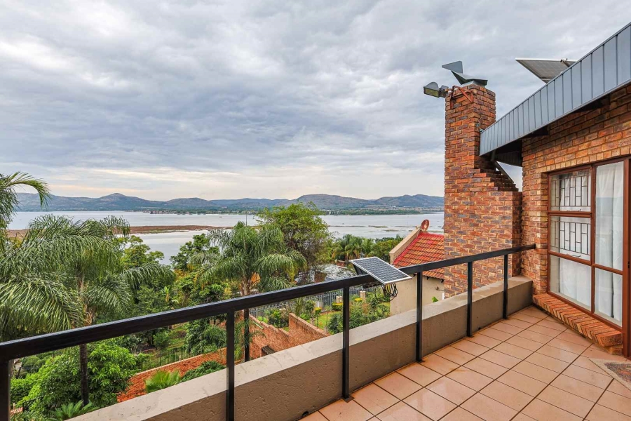4 Bedroom Property for Sale in Hartbeespoort North West